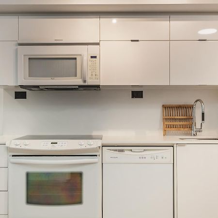 Cozy 2Br Close To Cn Tower & Harbourfront Toronto Zewnętrze zdjęcie